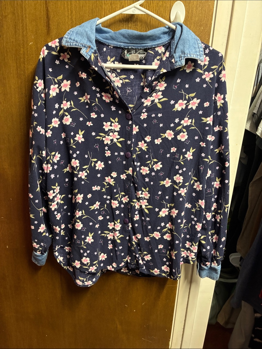Denim-Trim Floral Button-Down Shirt - Navy & Pink